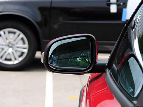 2012�� 2.0L Aktiv �ֶ���װ��