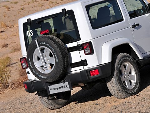 2012 3.6L Sahara Ű