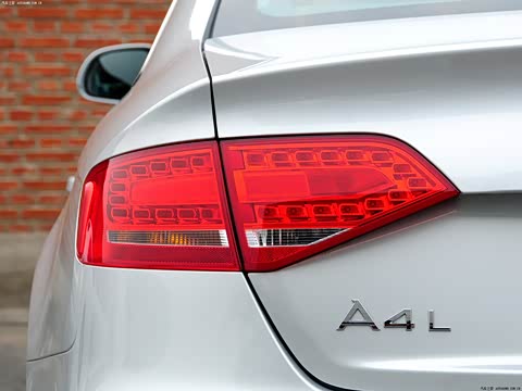 2012�� 2.0 TFSI �Զ��˶���