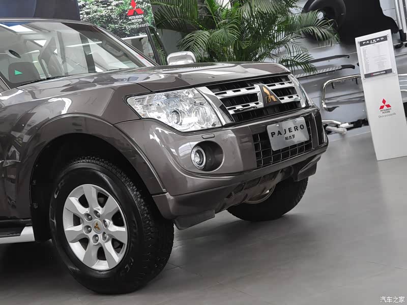 三菱(进口) 帕杰罗(进口) 2012款 3.0l 精英超越版
