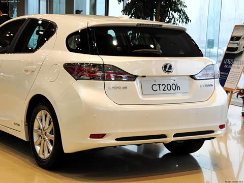 2012�� CT200h ������