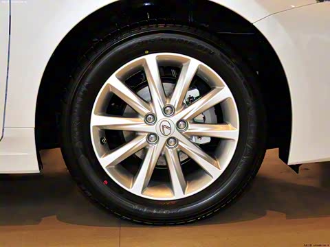 2012�� CT200h ������