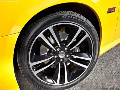 2012�� 6.4L SRT8 Super Bee