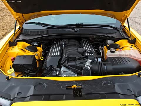 2012�� 6.4L SRT8 Super Bee