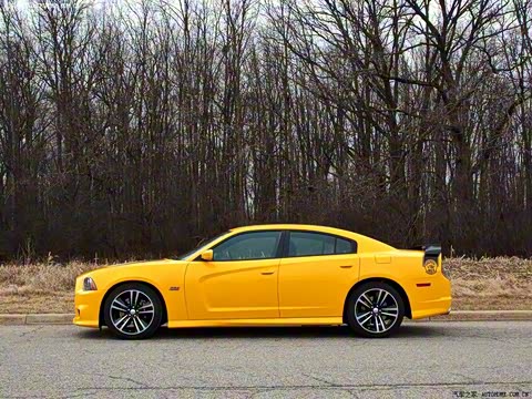 2012�� 6.4L SRT8 Super Bee