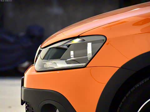 2012�� 1.6L Cross Polo AT