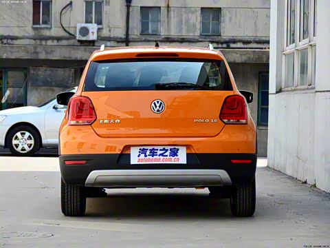 2012�� 1.6L Cross Polo AT