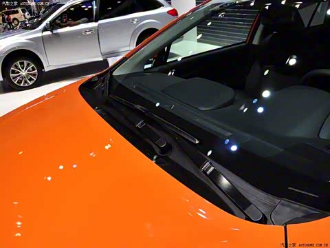 2012�� 2.0i ������