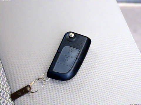 2012�� 1.3L �ֶ������� ��V