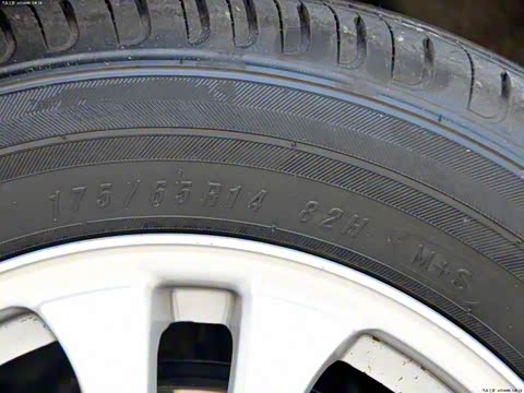 2012�� 1.3L �ֶ������� ��V