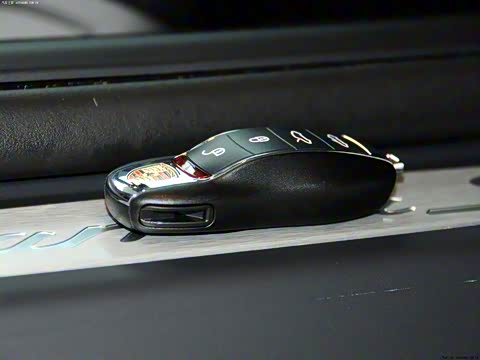 2012�� Carrera S Cabriolet 3.8L