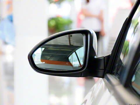 2012�� 1.6L SL MT