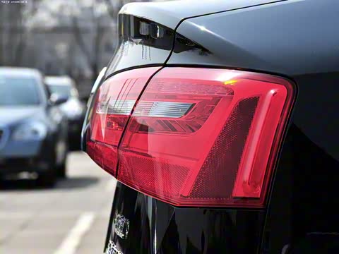 2012�� 50 TFSI quattro ������