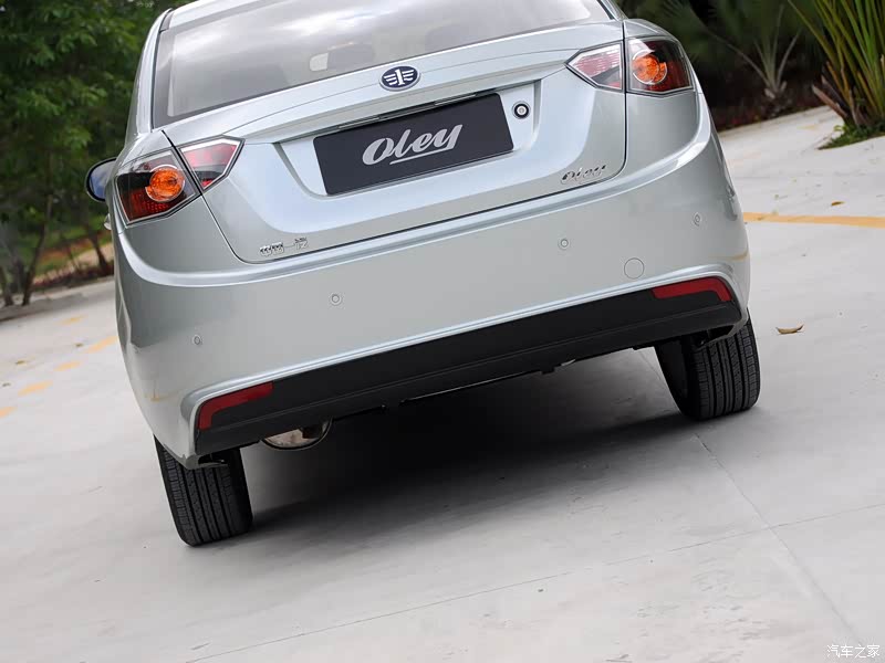 一汽欧朗 欧朗 2012款 三厢 1.5l 手动豪华型