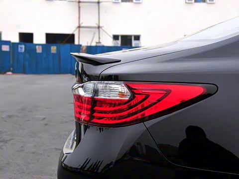 2013�� 300h ��Ӣ��