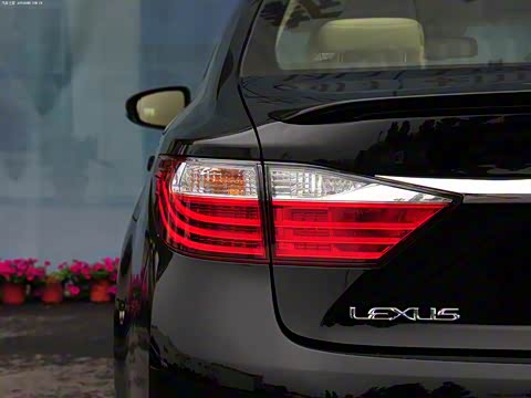 2013�� 300h ��Ӣ��