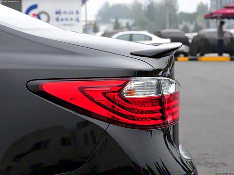 2013�� 300h ��Ӣ��