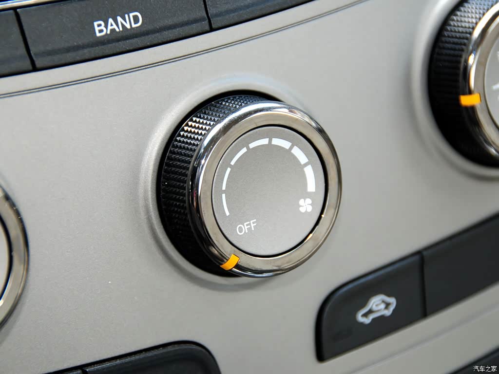 奇瑞汽车 奇瑞a3 2012款 三厢 1.6l cvt进取型