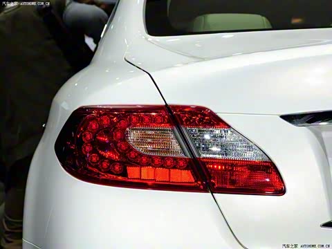 2012�� M35hL ������