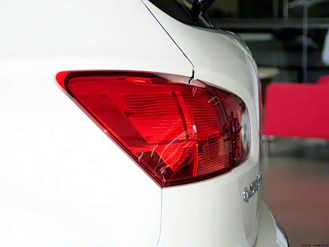 2012�� 2.0XL �� CVT 2WD