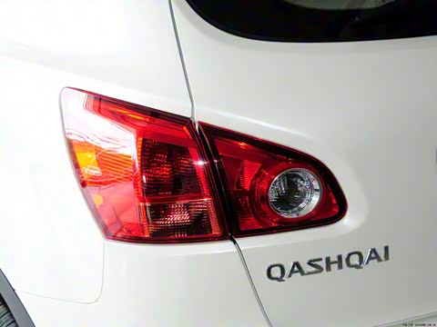 2012�� 2.0XL �� CVT 2WD