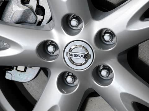 2012�� 2.0XL �� CVT 2WD