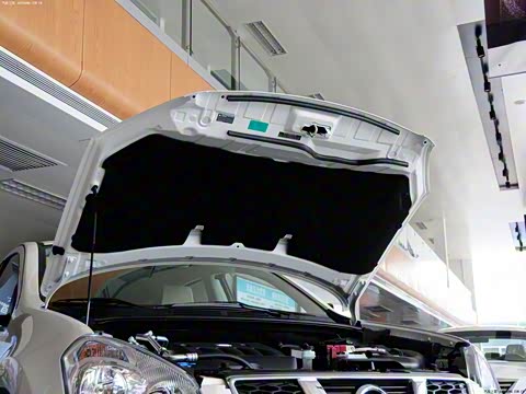 2012�� 2.0XL �� CVT 2WD