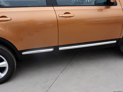 2012�� 2.0XV �� CVT 2WD