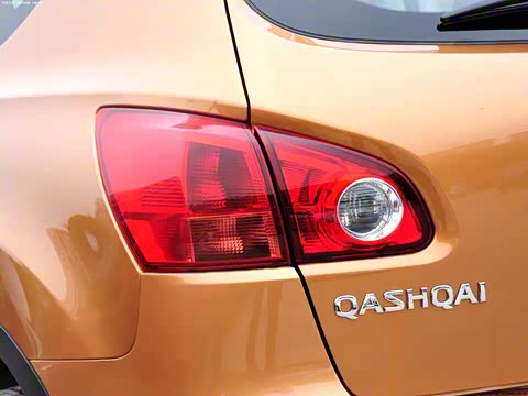 2012�� 2.0XV �� CVT 2WD