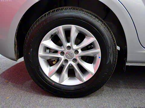 2012�� 1.5L �ֶ�������