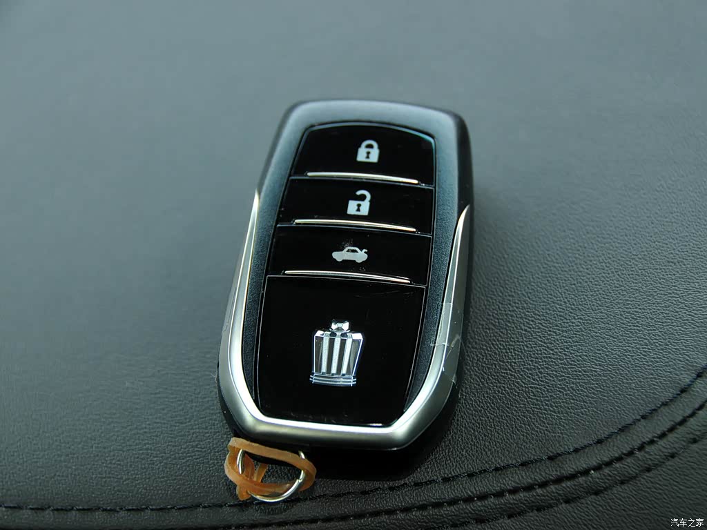 一汽丰田 皇冠 2012款 3.0l royal saloon vip