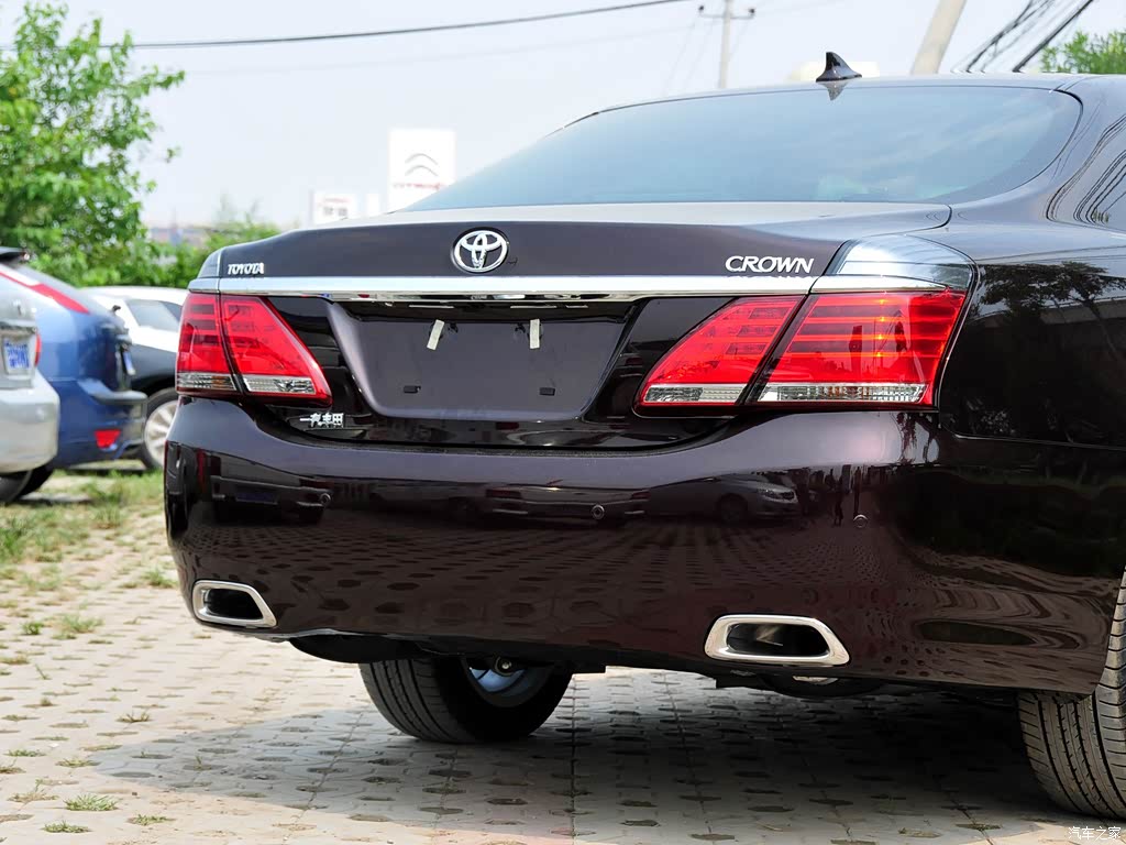 一汽丰田 皇冠 2012款 3.0l royal saloon vip