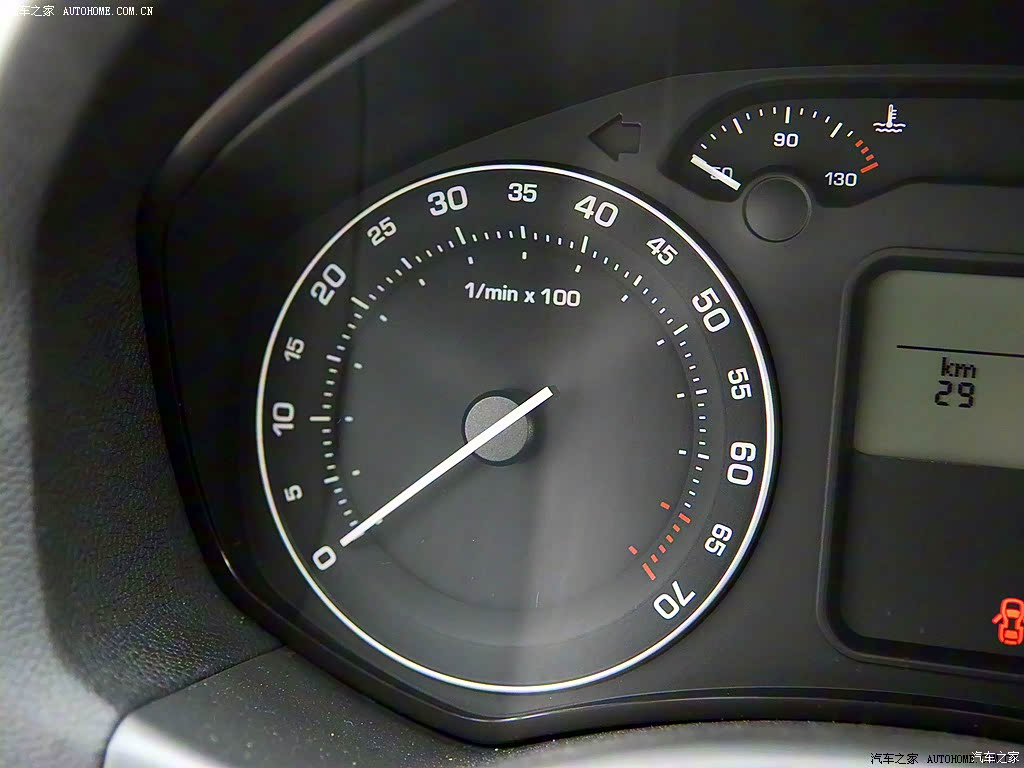 2008款20l手动逸仕版