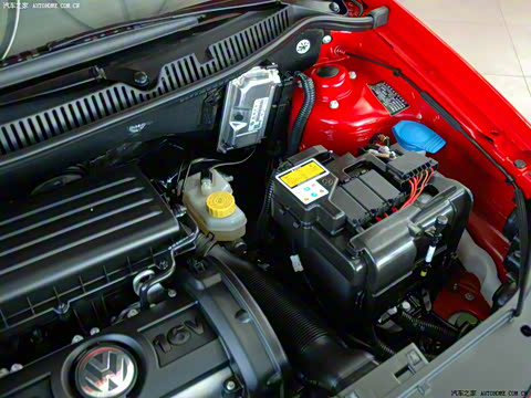 2007�� 1.6L Cross Polo AT