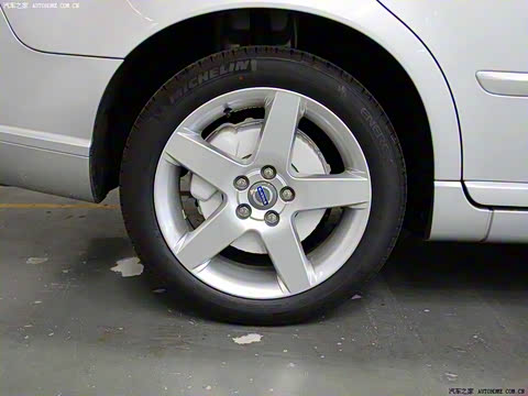 2009�� 2.5L T5 R-Design