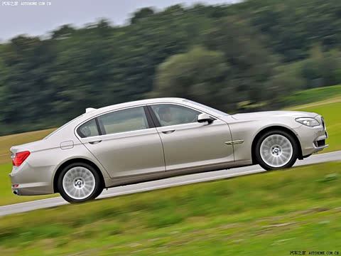 2009�� 750Li������