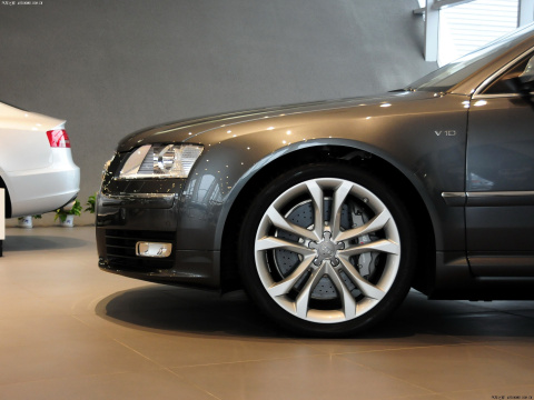 2009 S8 5.2 FSI quattro