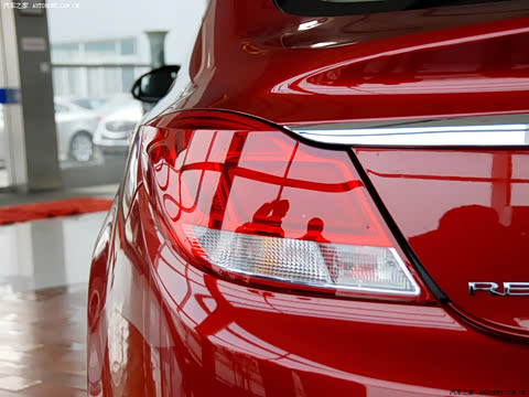 2009�� 2.0L ���ʰ�