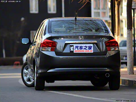 2008�� 1.5L �ֶ���Ӣ��