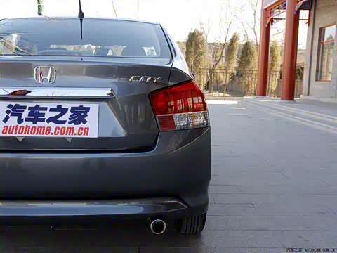 2008�� 1.5L �ֶ���Ӣ��