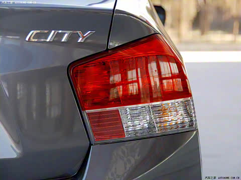 2008�� 1.5L �ֶ���Ӣ��