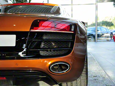 2010�� 5.2 FSI quattro