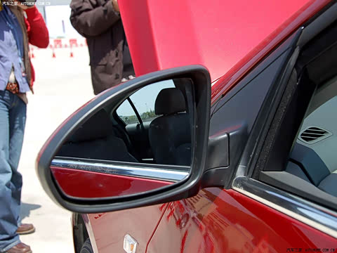 2009�� 1.8L SX AT