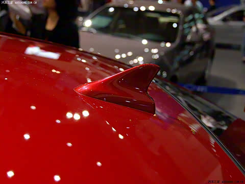 2009�� 1.8L SX AT