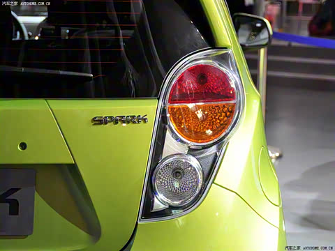 2011�� 1.0 SX AT