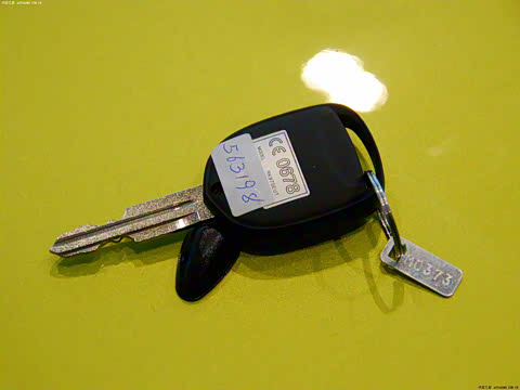 2011�� 1.0 SX AT