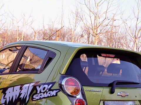 2011�� 1.0 SX AT