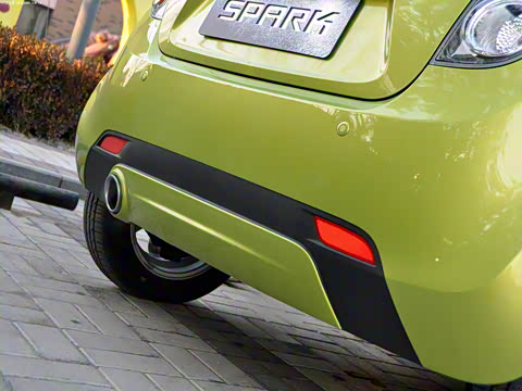 2011�� 1.0 SX AT