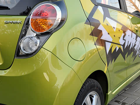 2011�� 1.0 SX AT