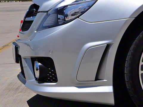 2009�� AMG SL 63